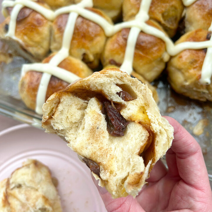hot cross buns with cinnamon swirl and raisins