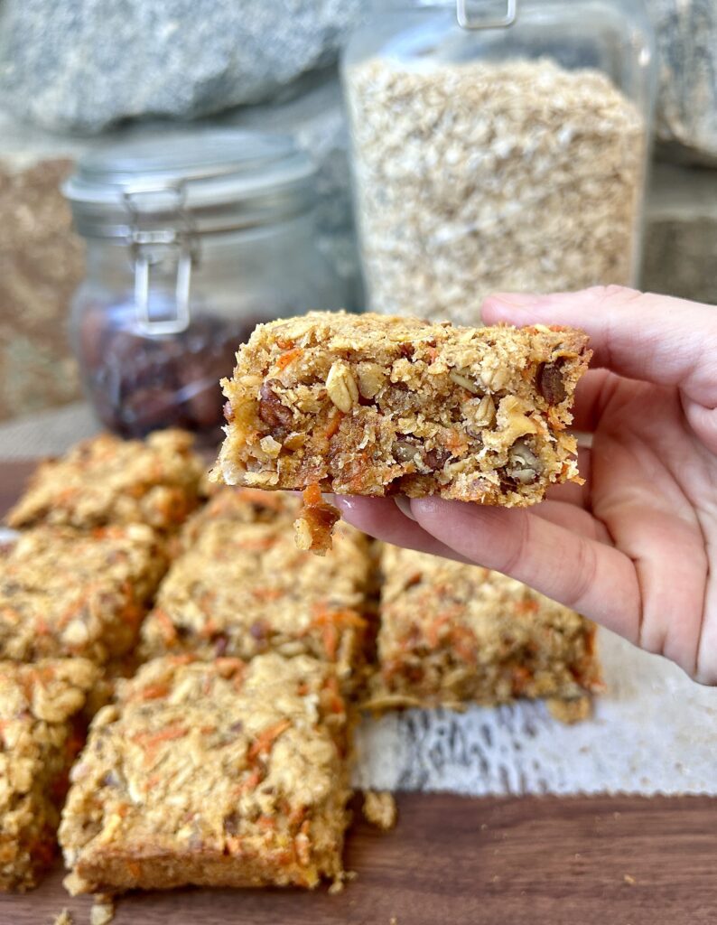an apple and carrot cake oatmeal bar