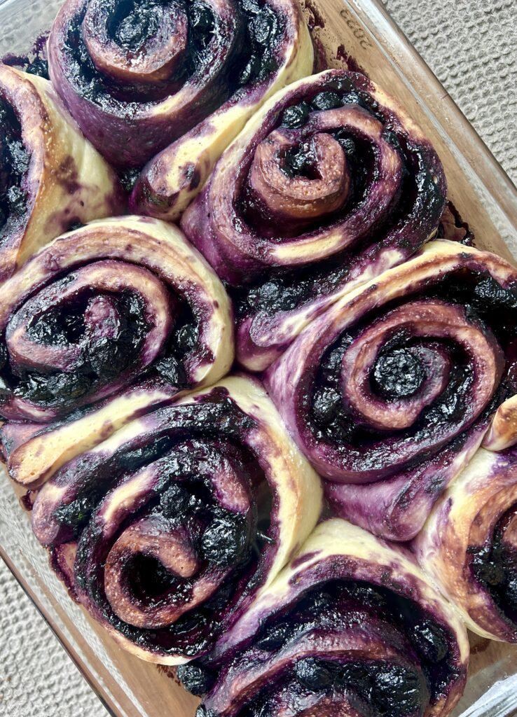 baked blueberry cinnamon buns 