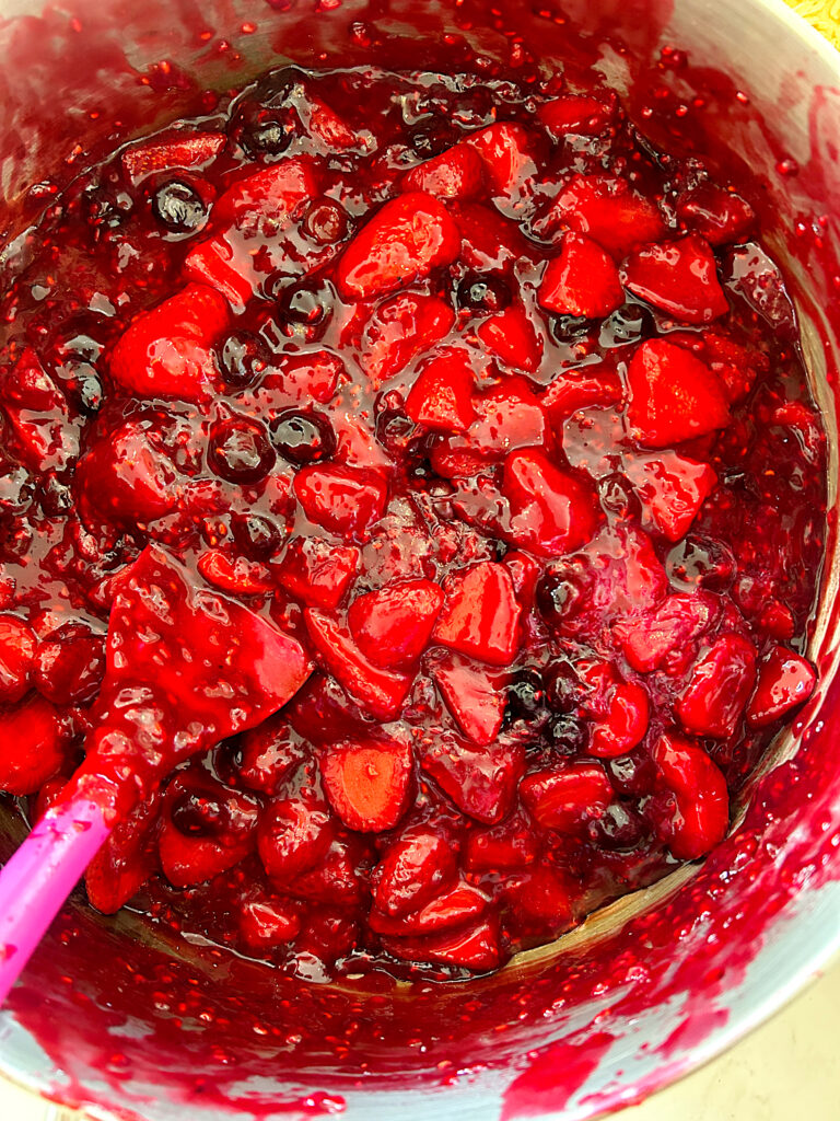 a pot of very pie filling