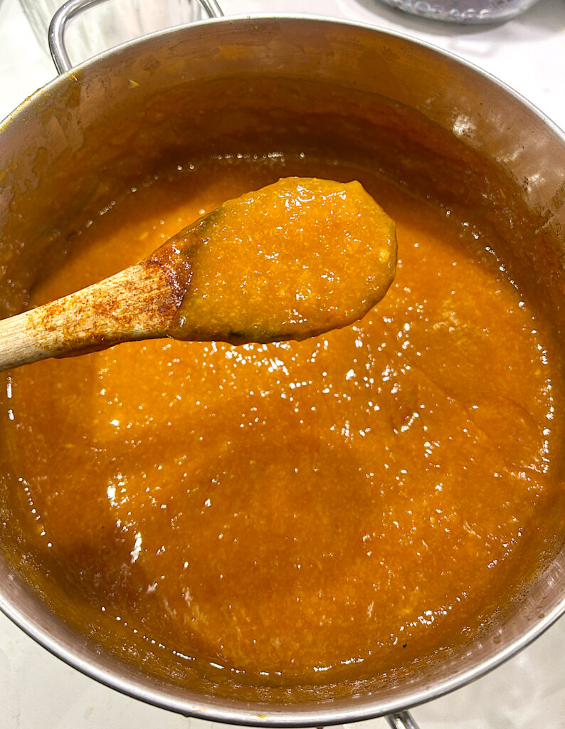 a large pot of golden apricot bbq sauce